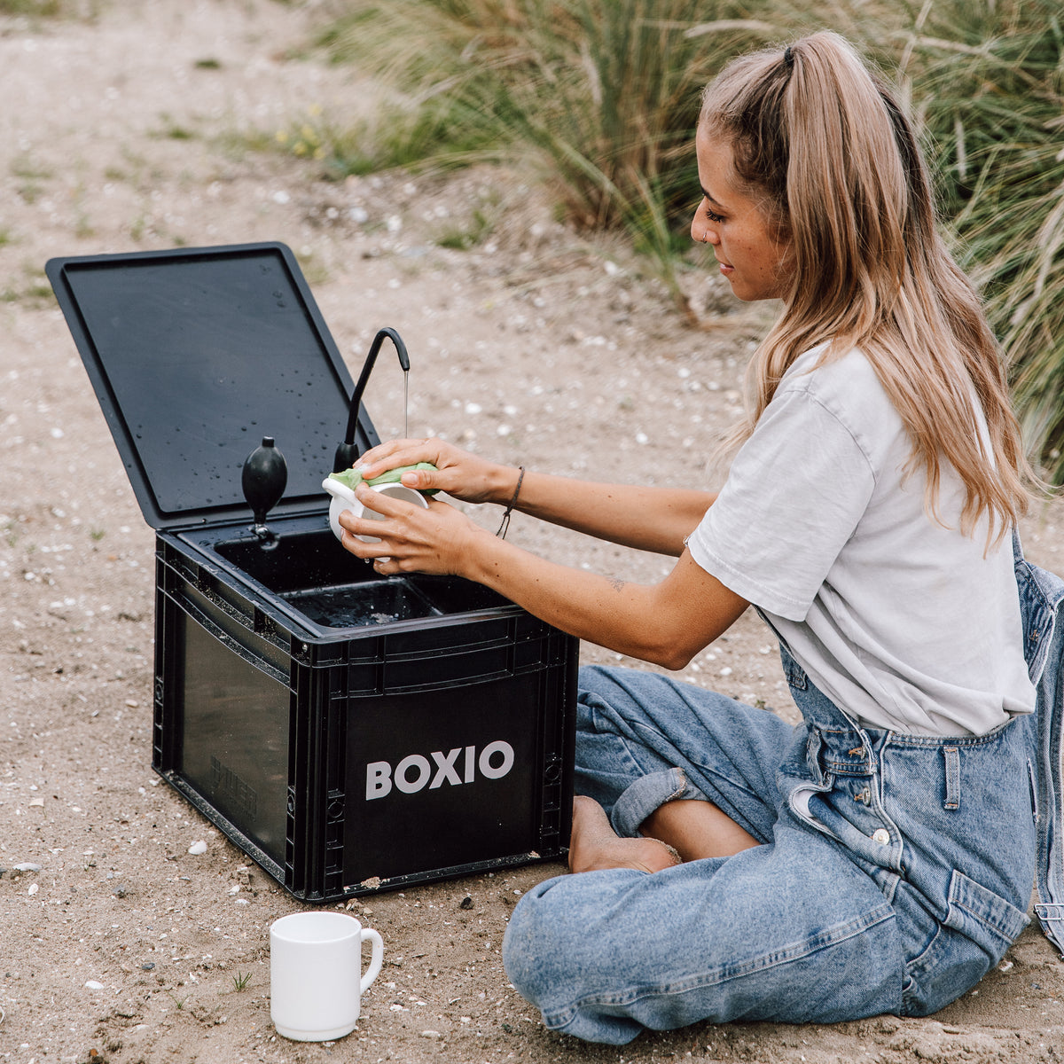 BOXIO WASH PLUS portable camping sink with accessories